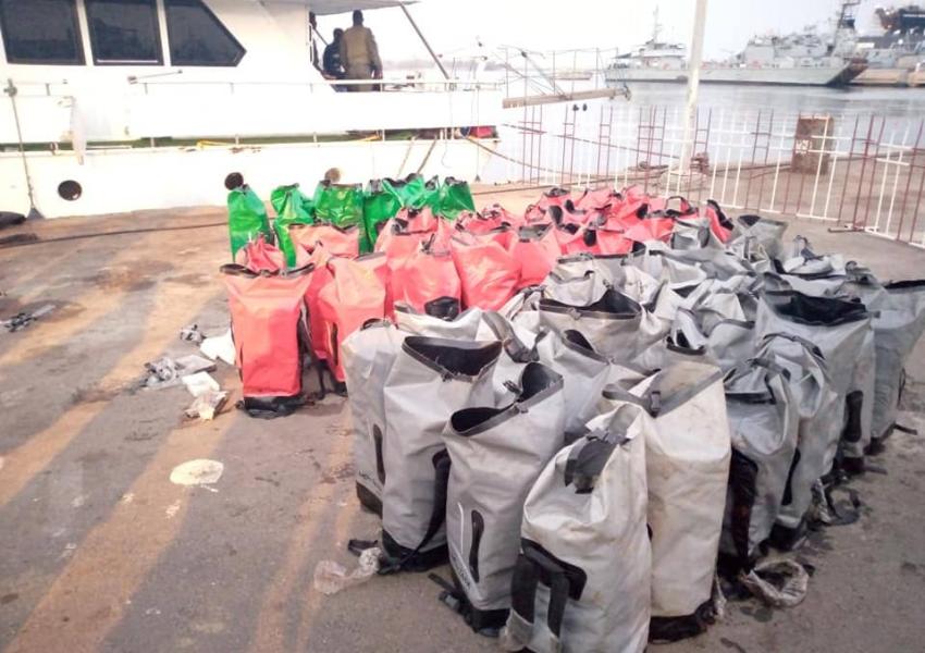 un navire transportant 2026 kg de cocaïne pure a été intercepté par les vedettes de la marine nationale un navire transportant 2026 kg de cocaïne pure a été intercepté par les vedettes de la marine nation