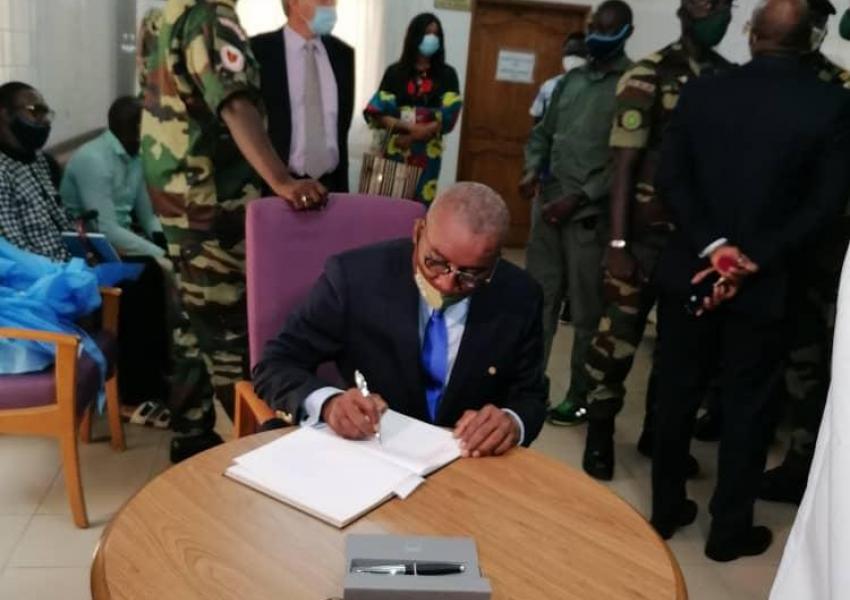 Visite du Ministre des Forces armées à l’hôpital militaire de Ouakam Visite du Ministre des Forces armées à l’hôpital militaire de Ouakam