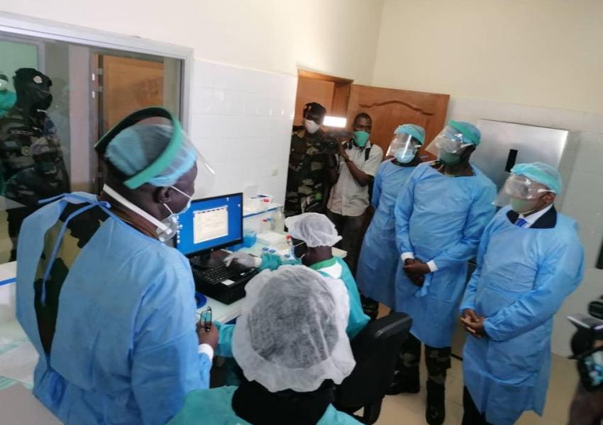 Visite du Ministre des Forces armées à l’hôpital militaire de Ouakam Visite du Ministre des Forces armées à l’hôpital militaire de Ouakam