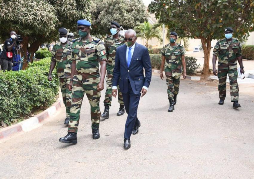 Visite du Ministre des Forces armées à l’hôpital militaire de Ouakam Visite du Ministre des Forces armées à l’hôpital militaire de Ouakam