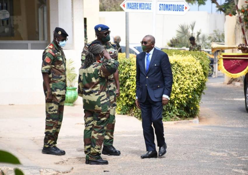 Visite du Ministre des Forces armées à l’hôpital militaire de Ouakam Visite du Ministre des Forces armées à l’hôpital militaire de Ouakam