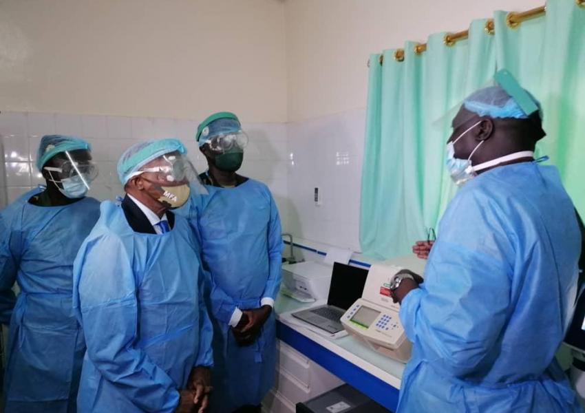 Visite du Ministre des Forces armées à l’hôpital militaire de Ouakam Visite du Ministre des Forces armées à l’hôpital militaire de Ouakam